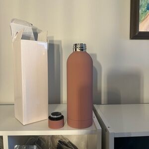 NIB Elegant Rose Insulated Water Bottle